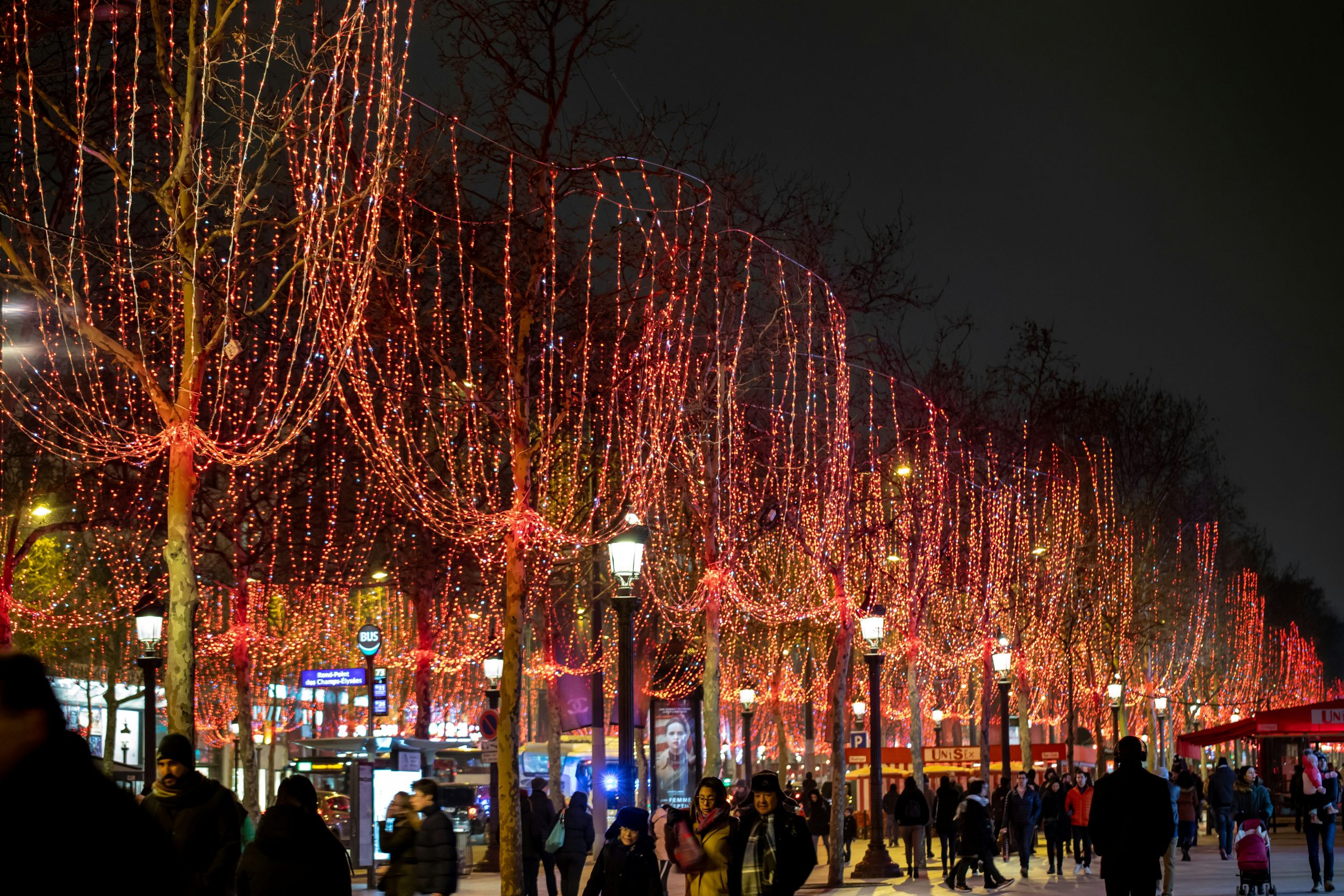 Paris Champs-Élysées beleuchtet